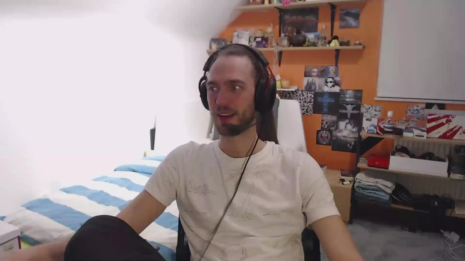 toinuss on Cam4 