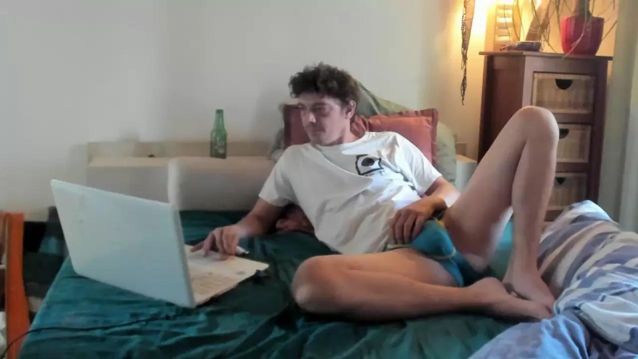 toyboy003 on Cam4 