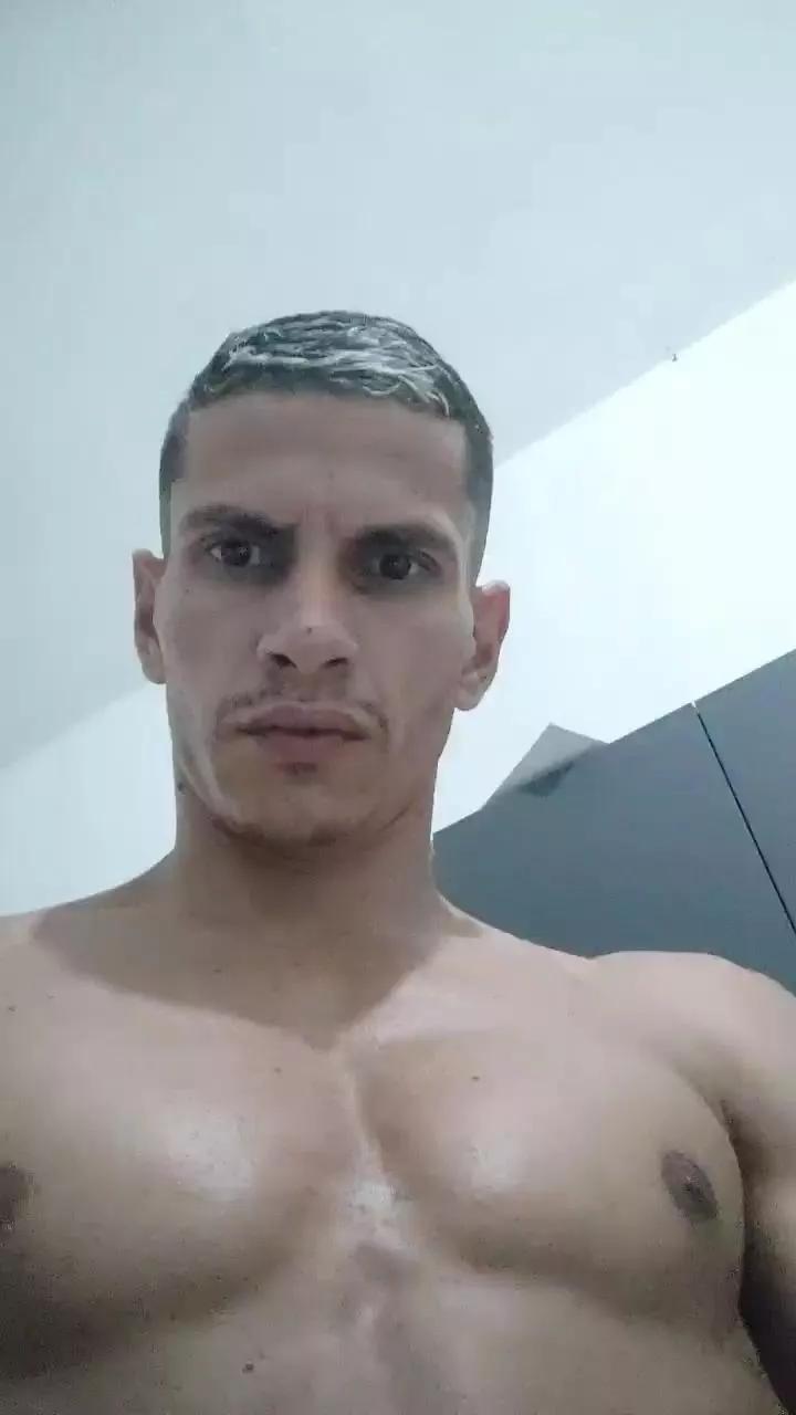 Uesmoura on Cam4 