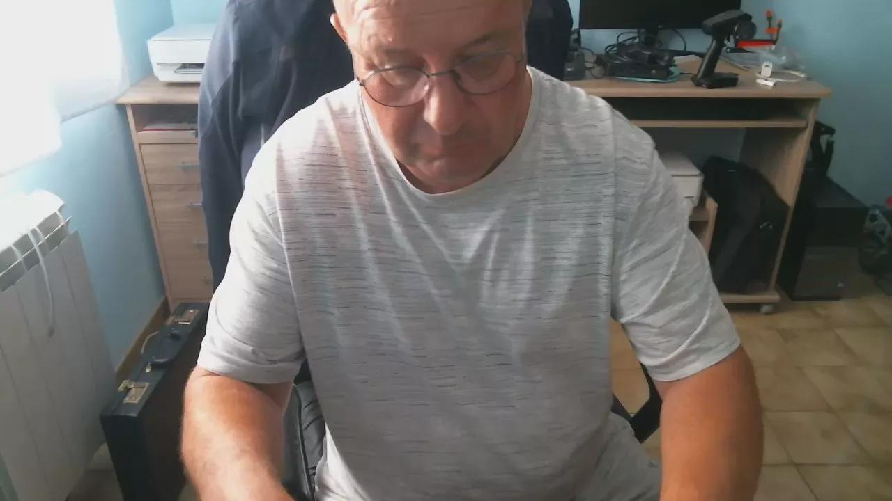 urick10 on Cam4 
