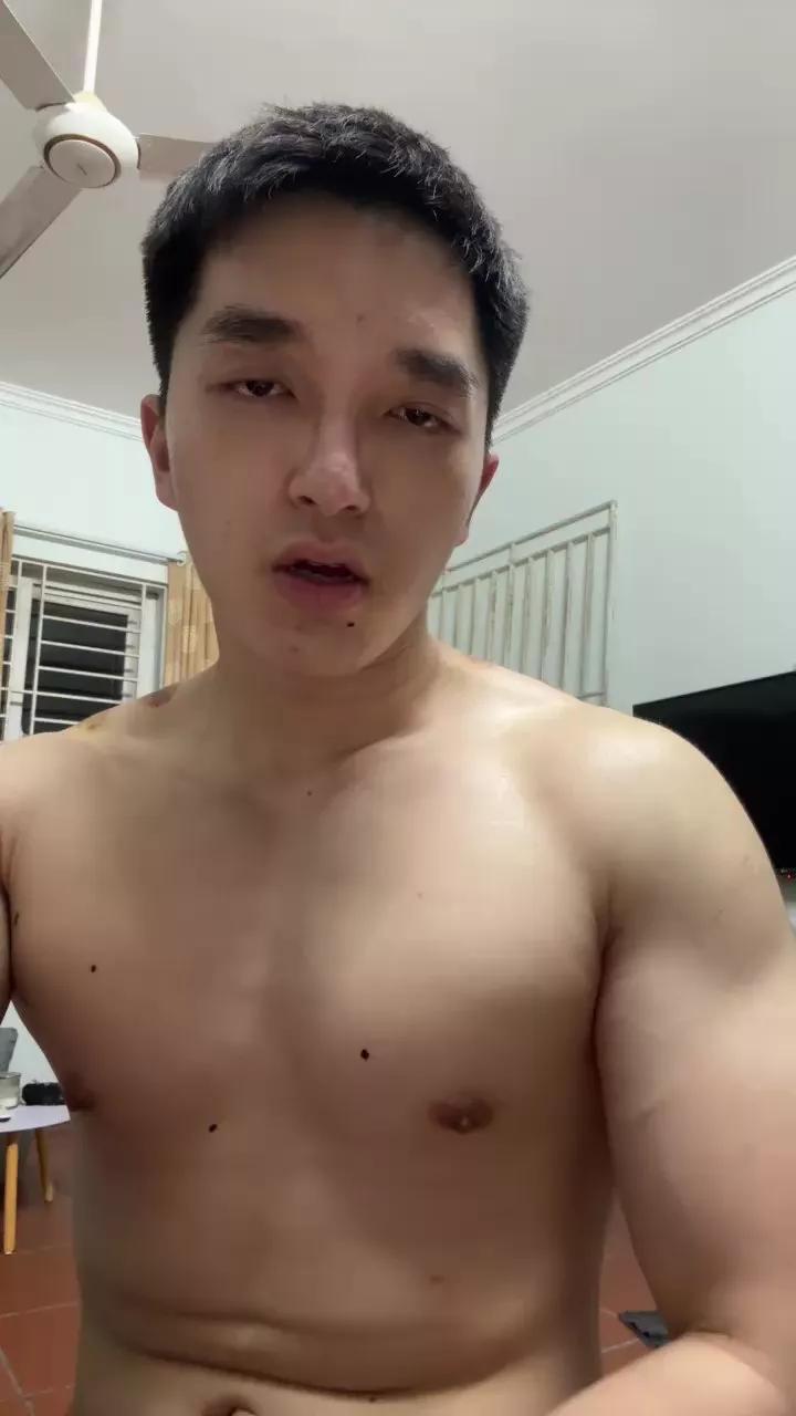 VieMuscularStu on Cam4 