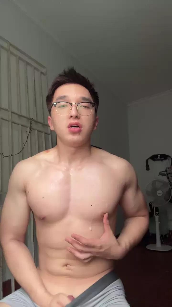 VieMuscularStu on Cam4 