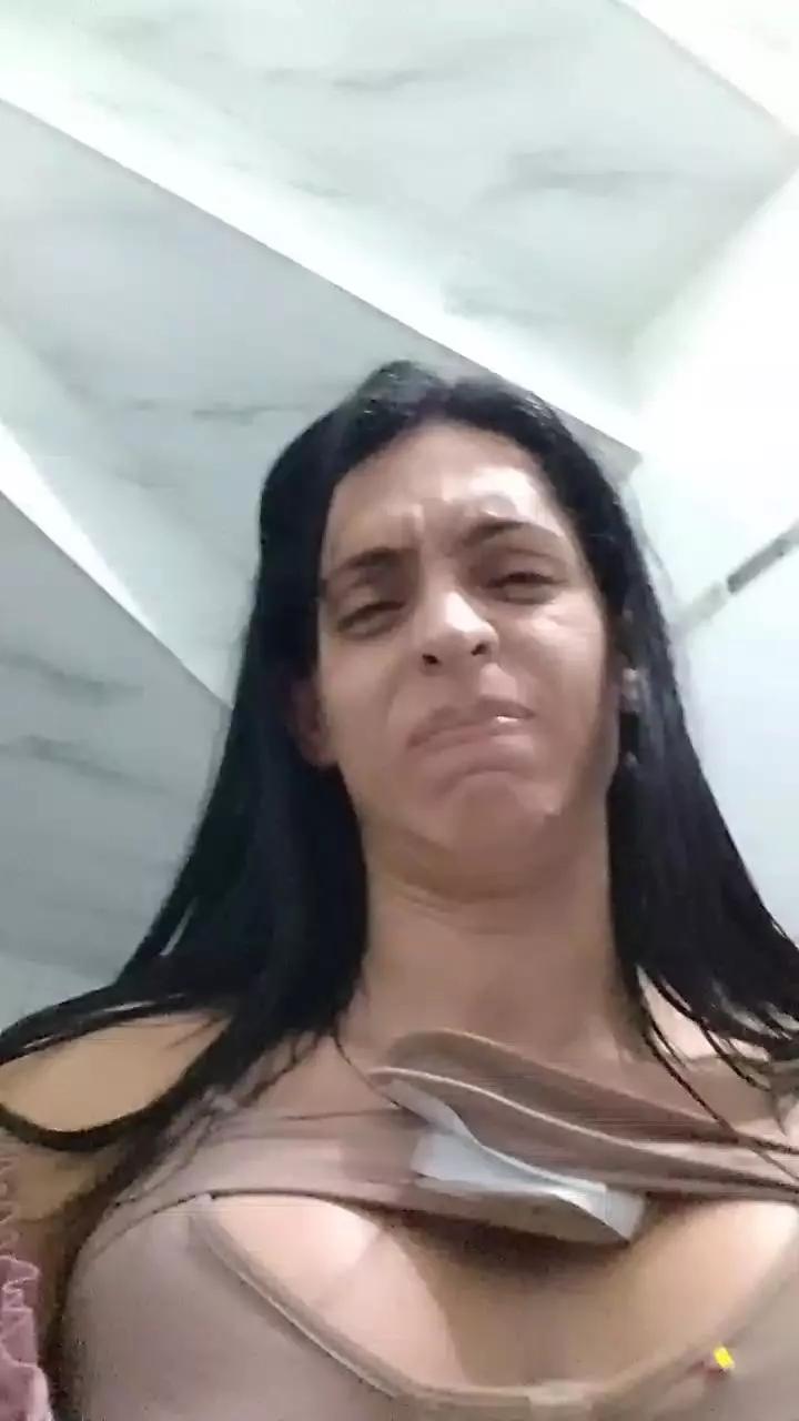 VittoriaLmbrdi on Cam4 