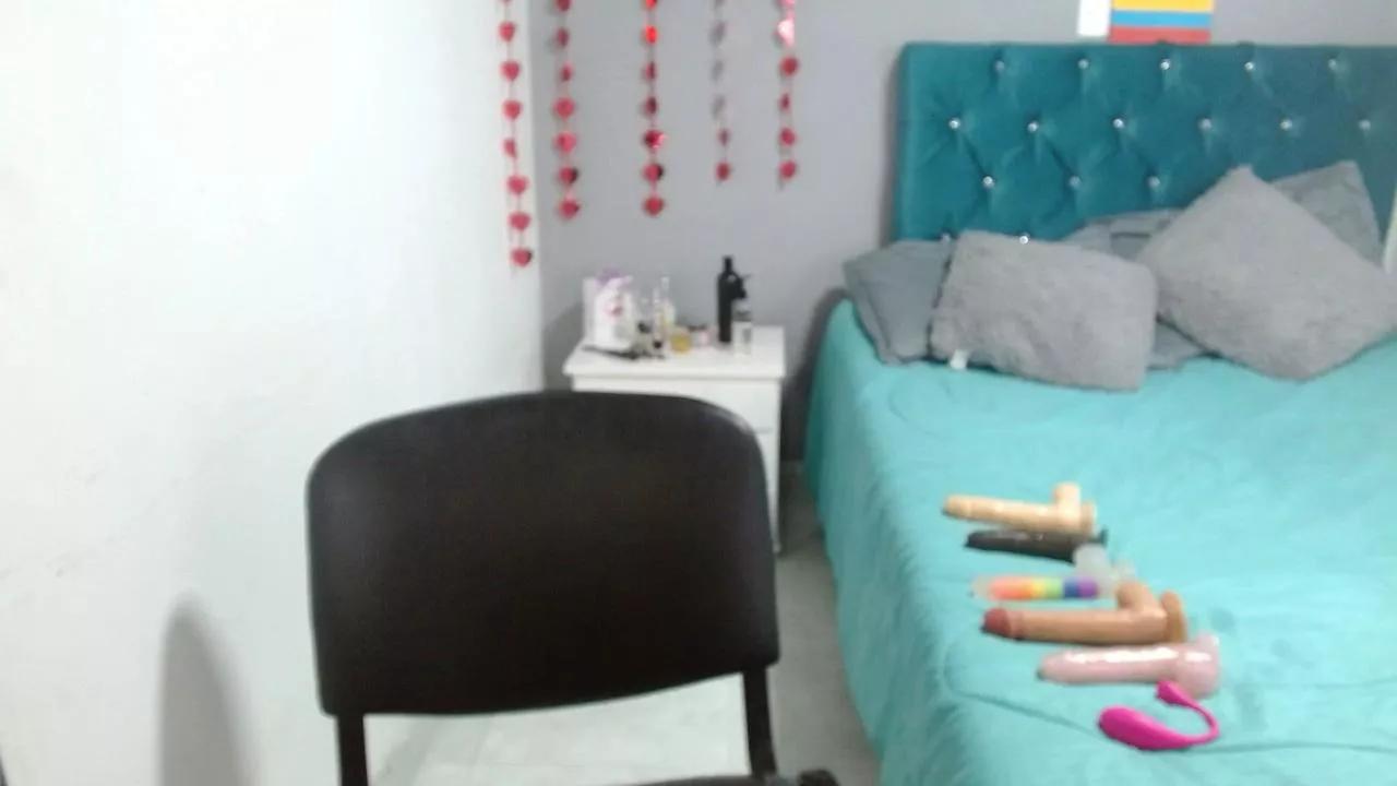 wandafuckass on Cam4 