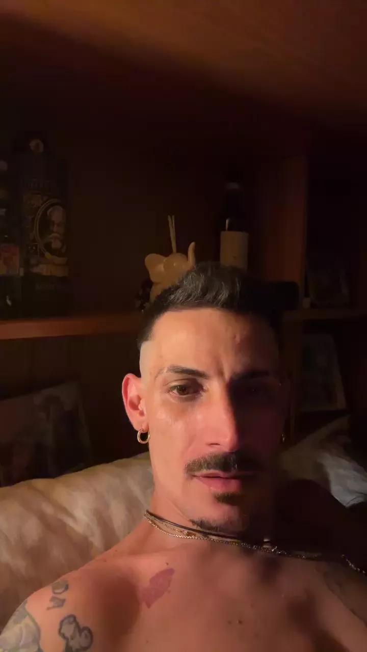 wedontknowyet on Cam4 