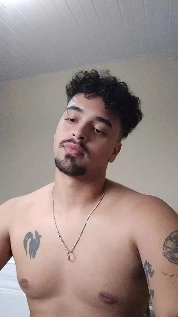 xcumshot3323 on Cam4 