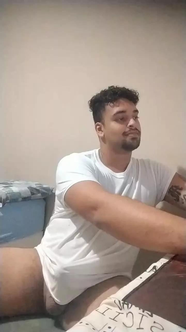 xcumshot3323 on Cam4 