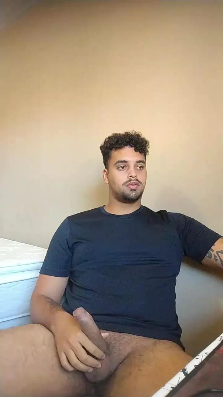 xcumshot3323 on Cam4 