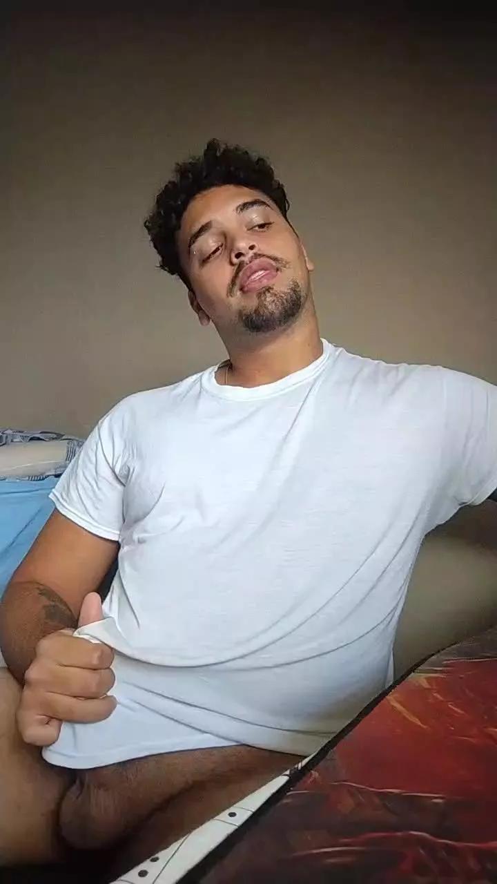 xcumshot3323 on Cam4 
