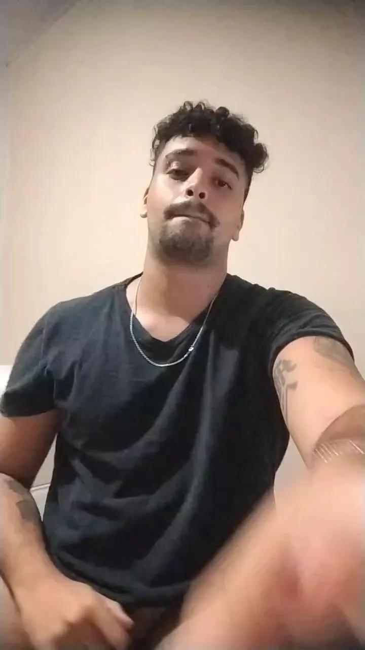 xcumshot3323 on Cam4 