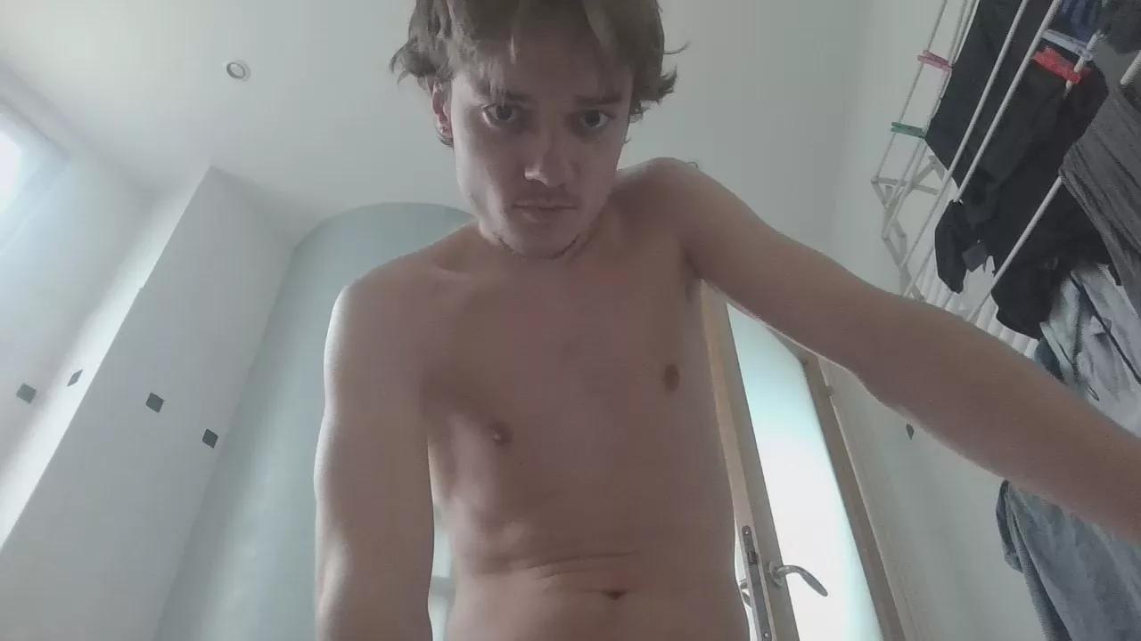 XLjeune92 on Cam4 