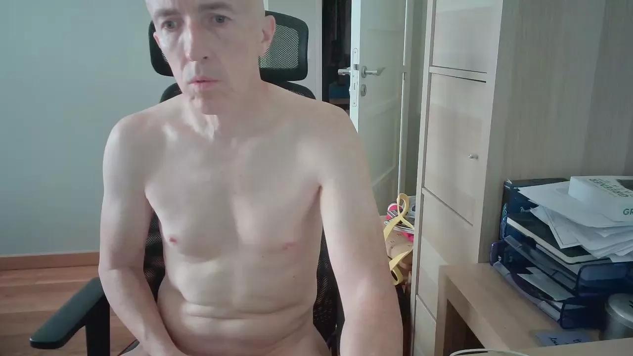 xtof1 on Cam4 
