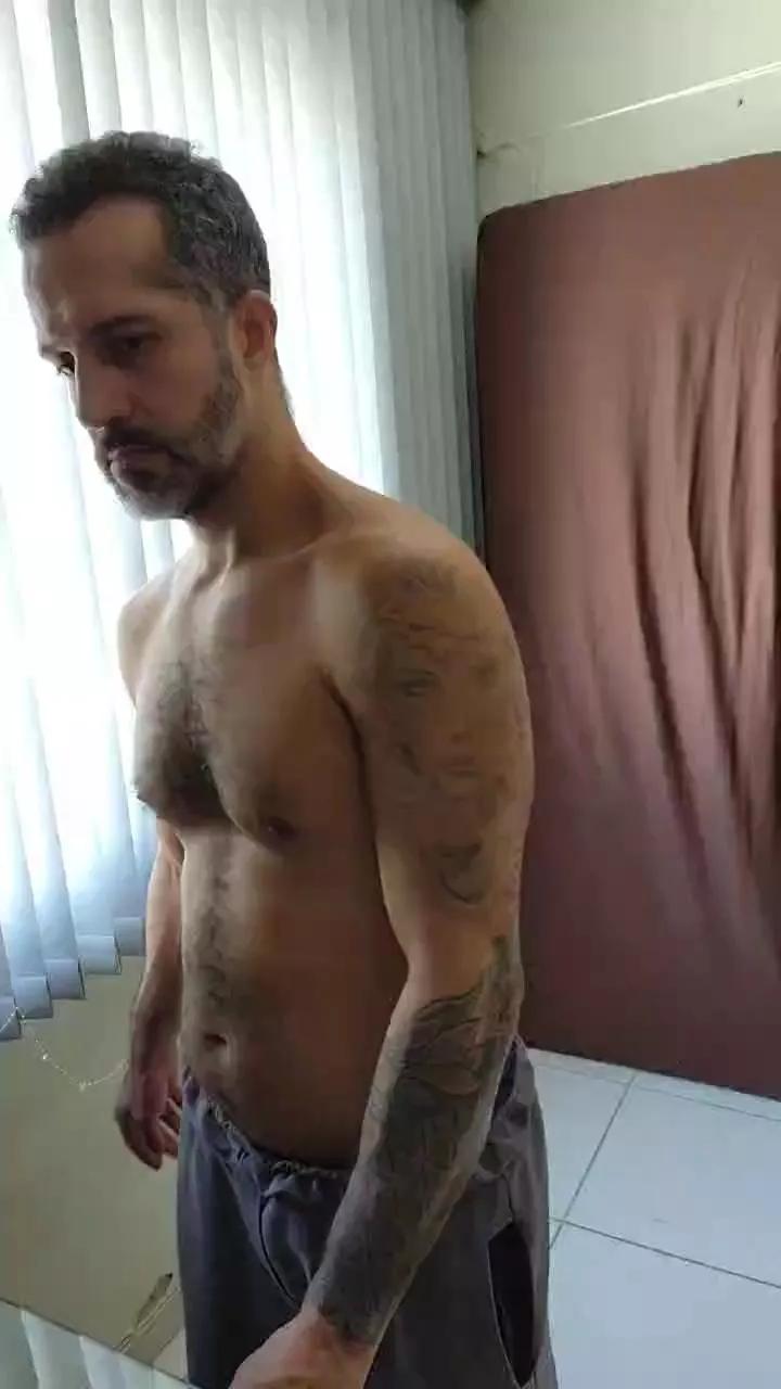 xxMorenosexx on Cam4 