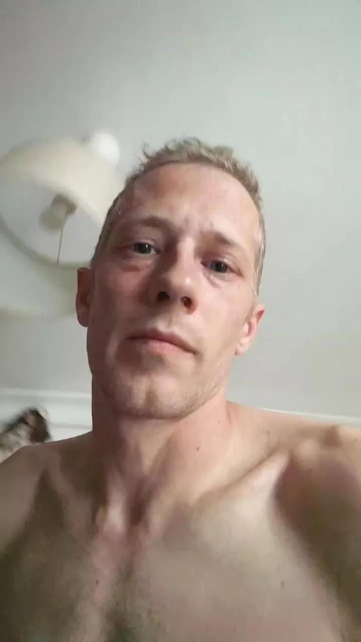 Yeaah on Cam4 