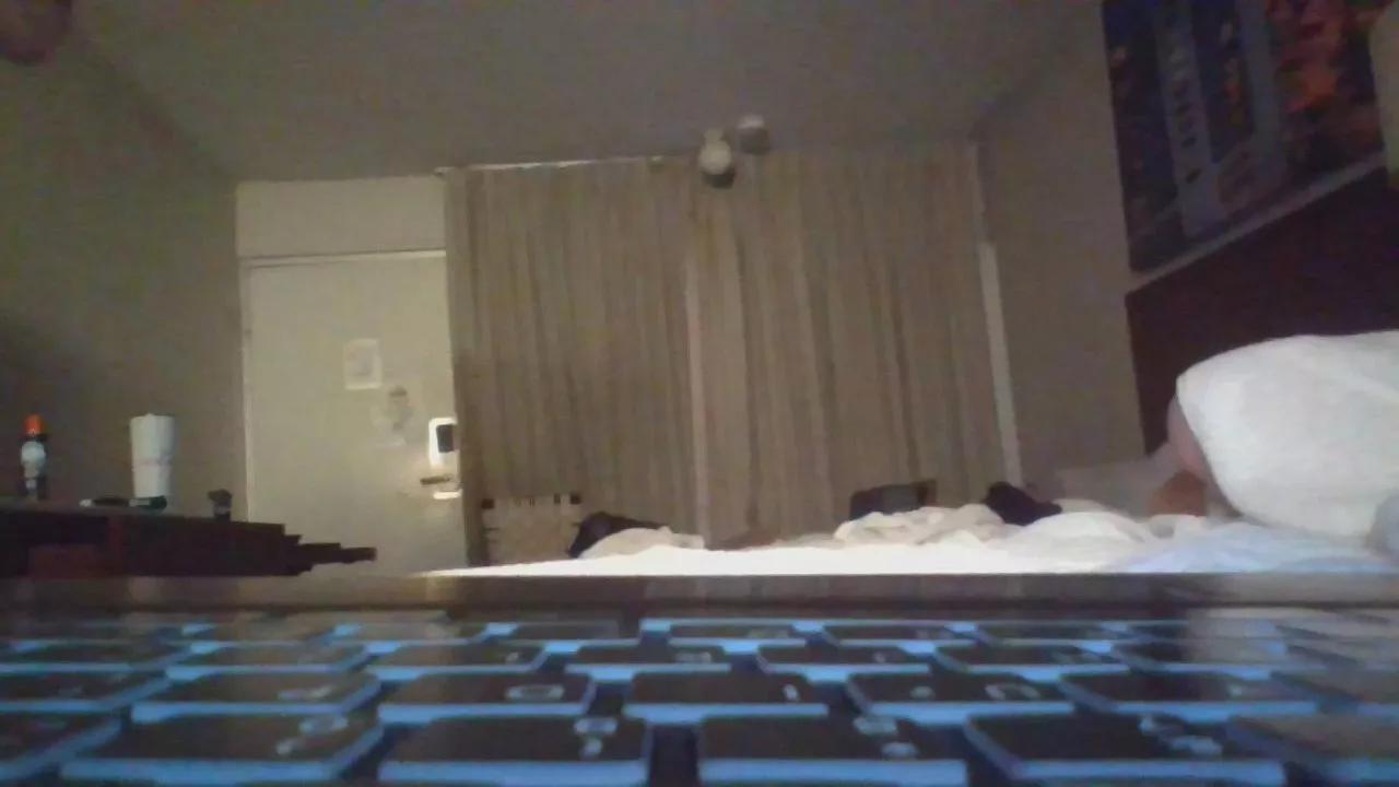 YellaboyAPEX on Cam4 
