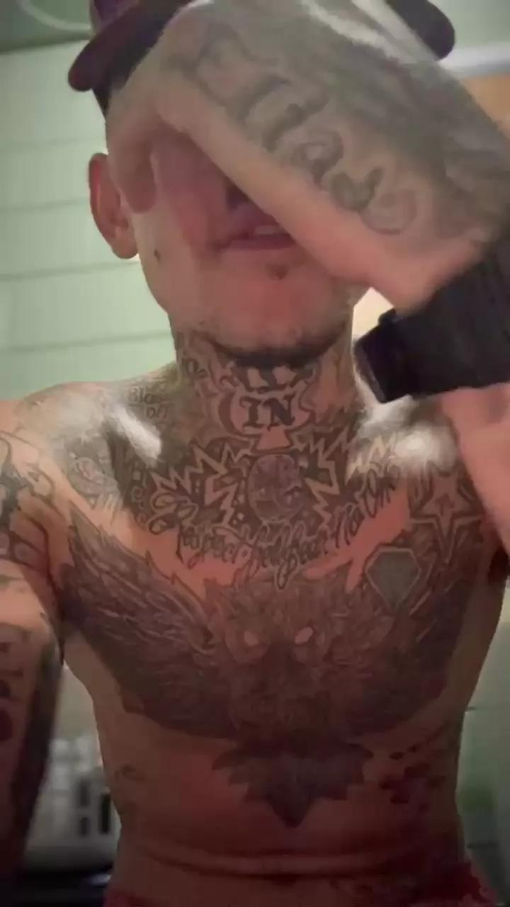 YellaboyAPEX on Cam4 