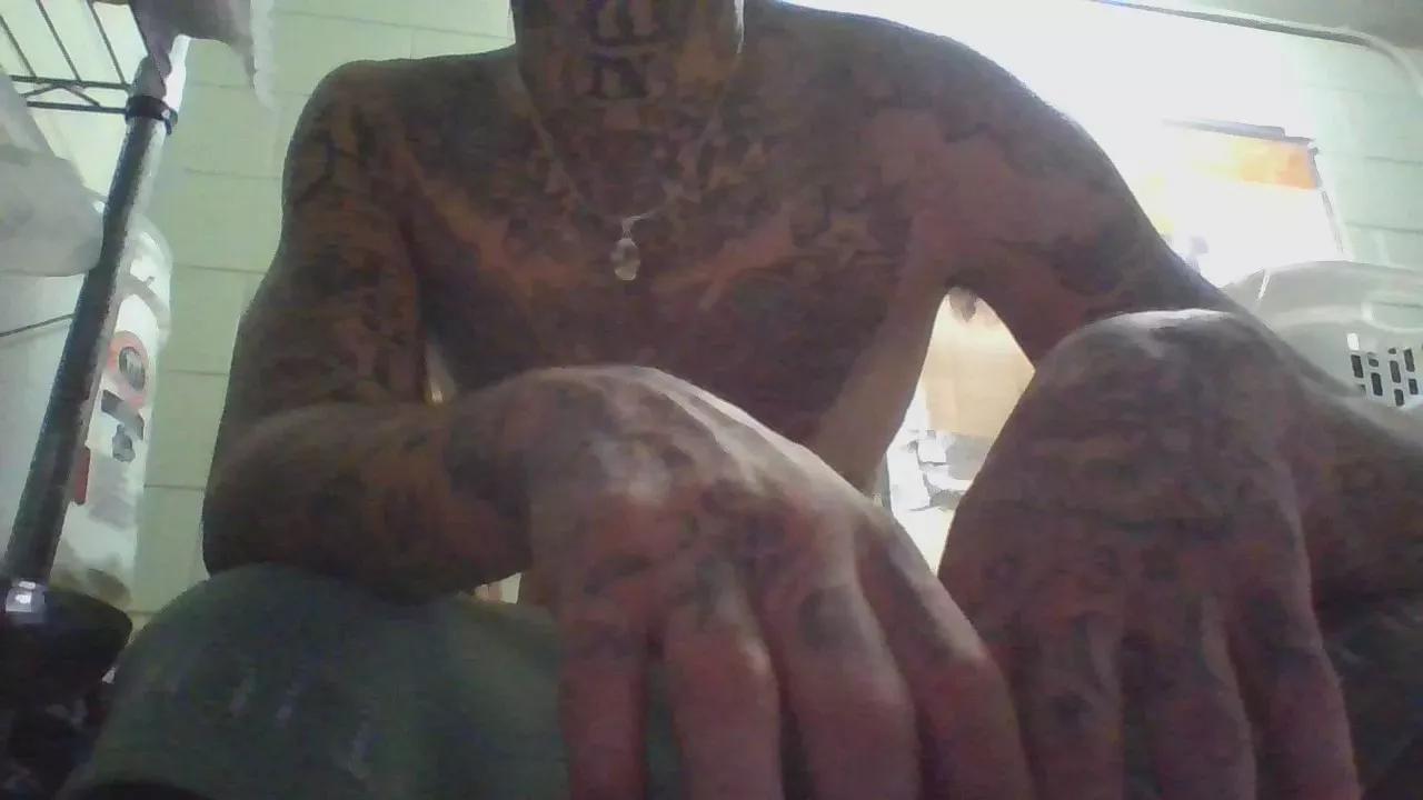 YellaboyAPEX on Cam4 