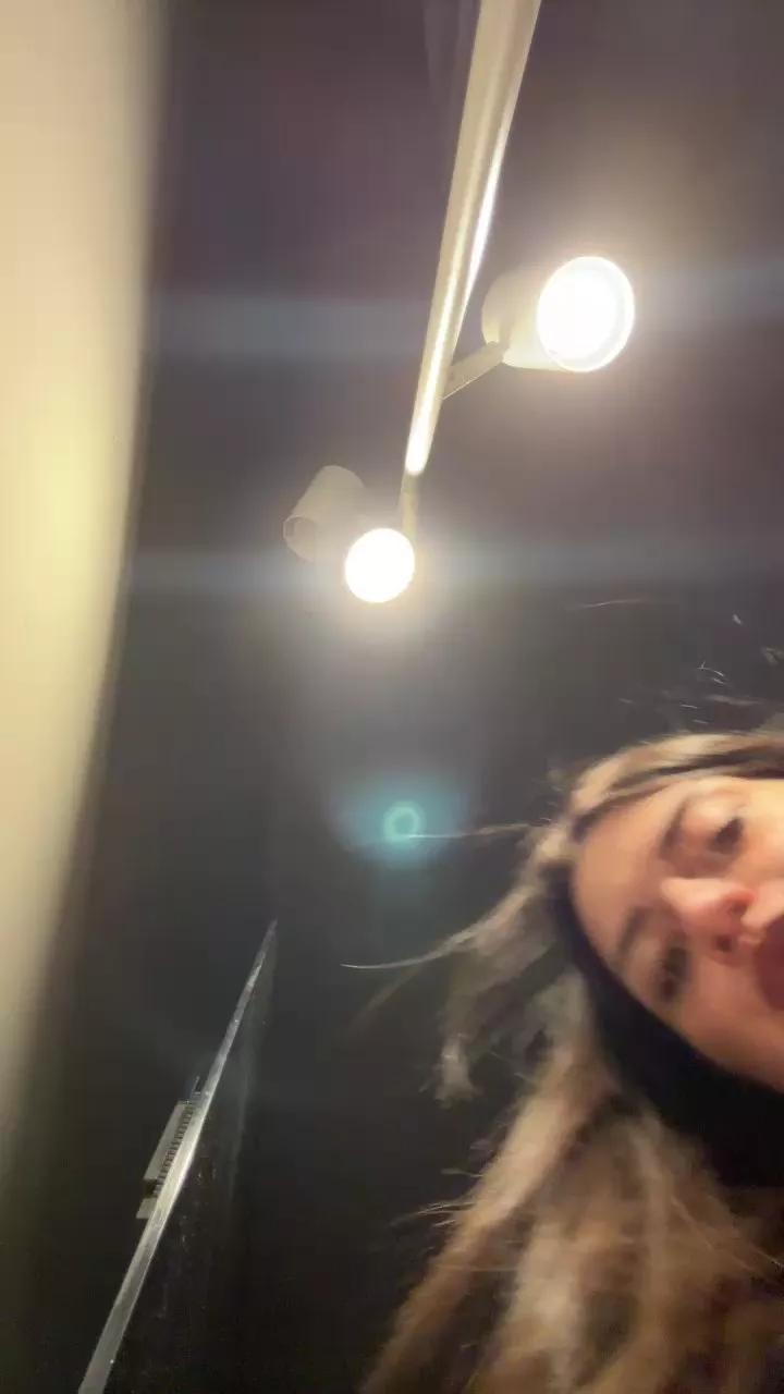 Yoursbabies_69 on Cam4 