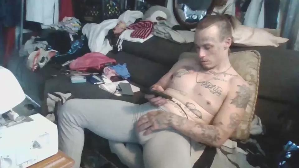 Zombieloser22 on Cam4 
