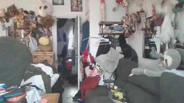 Zombieloser22 on Cam4 