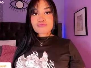 daniela-tovar on CamSoda 