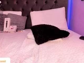 daniela-tovar on CamSoda 