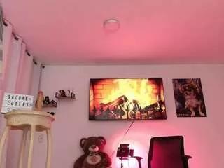 girl-hotbicth on CamSoda 