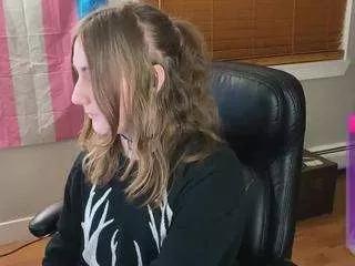 luluvaladon on CamSoda 