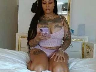 mulattomamii on CamSoda 