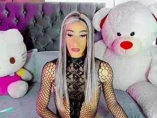 sweet-zoee2 on CamSoda 