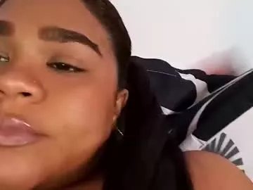 2moons_full_of_love on Chaturbate