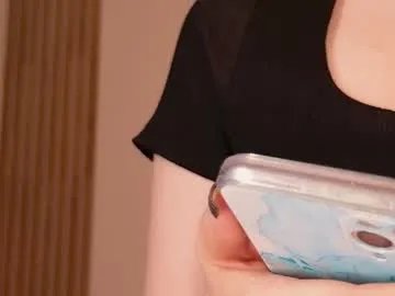 _esmeraldiyaa_ on Chaturbate