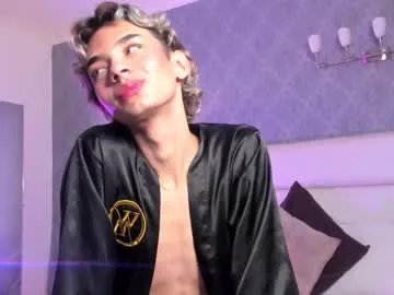 Freechat adonisaster on Chaturbate