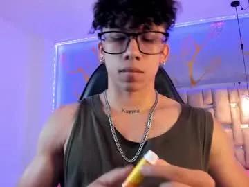 Freechat akazaboy on Chaturbate