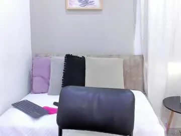 Freechat alaiasmile_ on Chaturbate