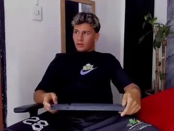 Freechat alan__smith on Chaturbate