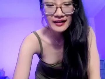 Freechat aliciaz3 on Chaturbate