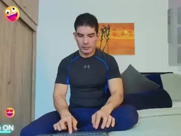 andrewstelee on Chaturbate