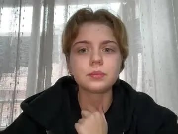 ari_crystal from Chaturbate