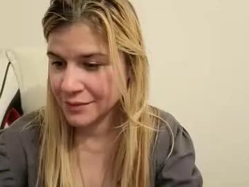 Freechat artsyandcraftsy_ on Chaturbate