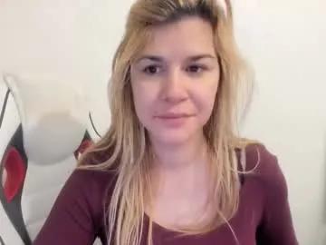 Freechat artsyandcraftsy_ on Chaturbate