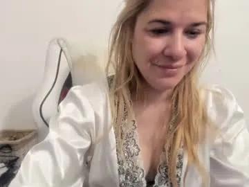 Freechat artsyandcraftsy_ on Chaturbate
