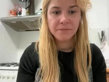 Freechat artsyandcraftsy_ on Chaturbate