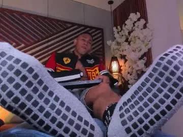 Freechat bento_fox on Chaturbate