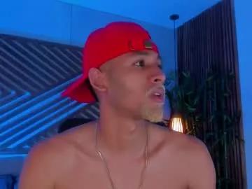 Freechat bento_fox on Chaturbate