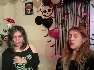 Freechat briarandblair on Chaturbate