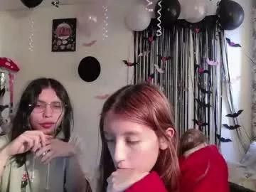 Freechat briarandblair on Chaturbate