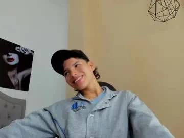 Freechat camillo_virgil on Chaturbate