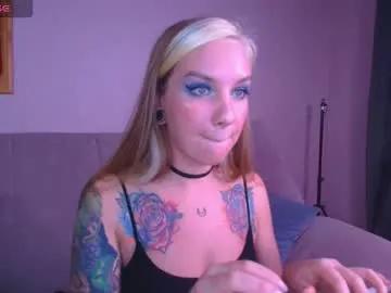 Freechat carrie_moonshine on Chaturbate