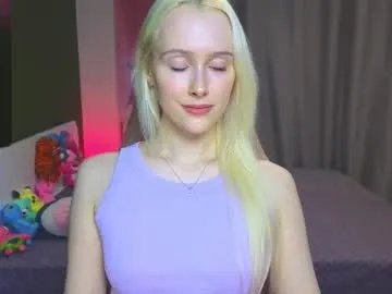 caseylabow on Chaturbate